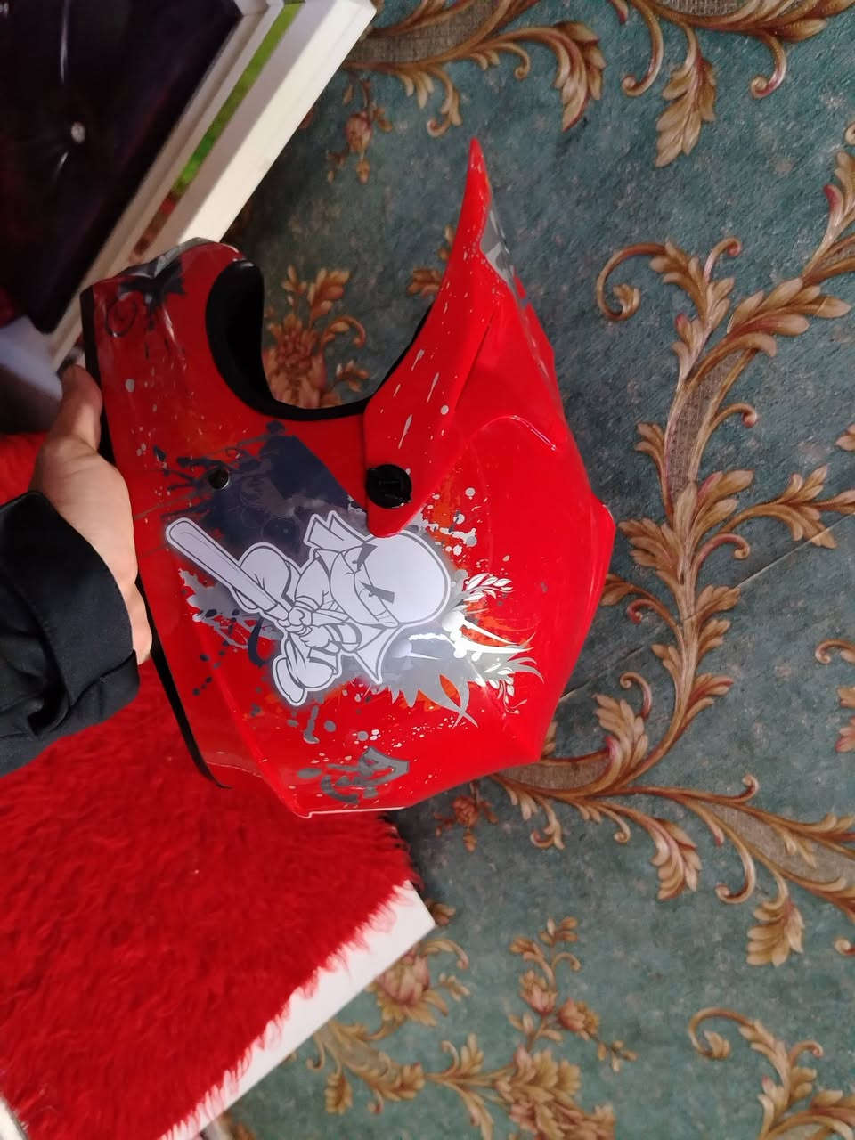 السلام عليكم خوذه امزون ام3 قفاله نضافه 100٪ كدامك قياس اسمول السفنجات مالتها تنفصل طباقات سعره ٥٠ الف مكاني بغداد حي أور ***********
