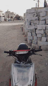 دراجه شحن نوع سكنس.                                                      5باتريات.                                                                            دراجه عطلان عقل.                                                                      سعر 400بيهه مجال اي استفسار راسلني على الخاص.              رقم ***********. مكاني الحسينيه.                                وعيد وكرر دراجه عطلانه
