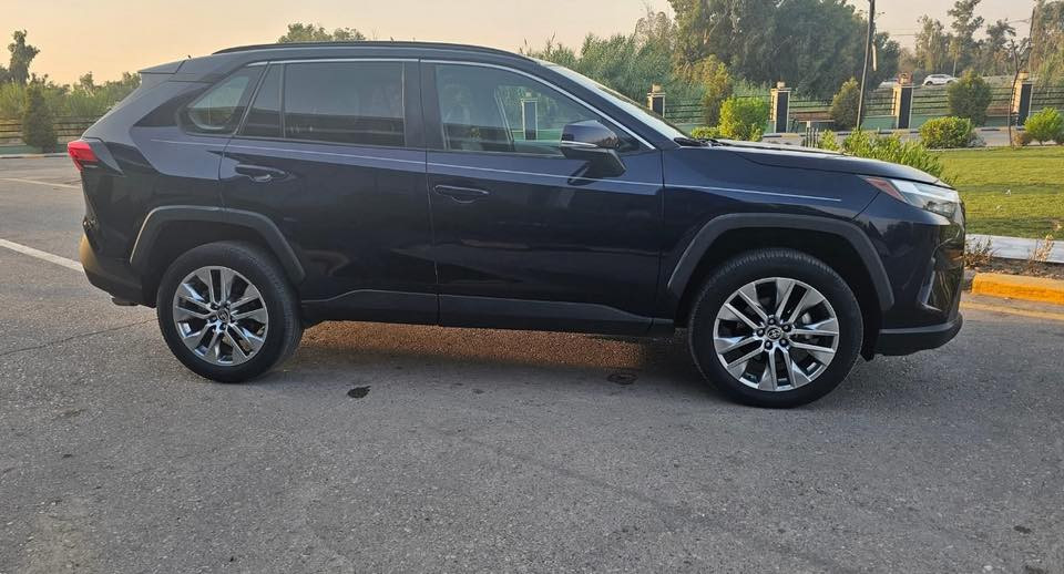 راف فور
 2023 xle بريميوم 
مواصفات فول 
كشن جلد 
فتحة 
بصمة
 رادار امامي و جانبي 
صندوق كهرب 
حادثها تقرير غرق للدوسة من امريكا شغالة  
رقم منفيس تترقم جميع المحافظات عدا اقليم كرستان
مكانها موصل 
***********
