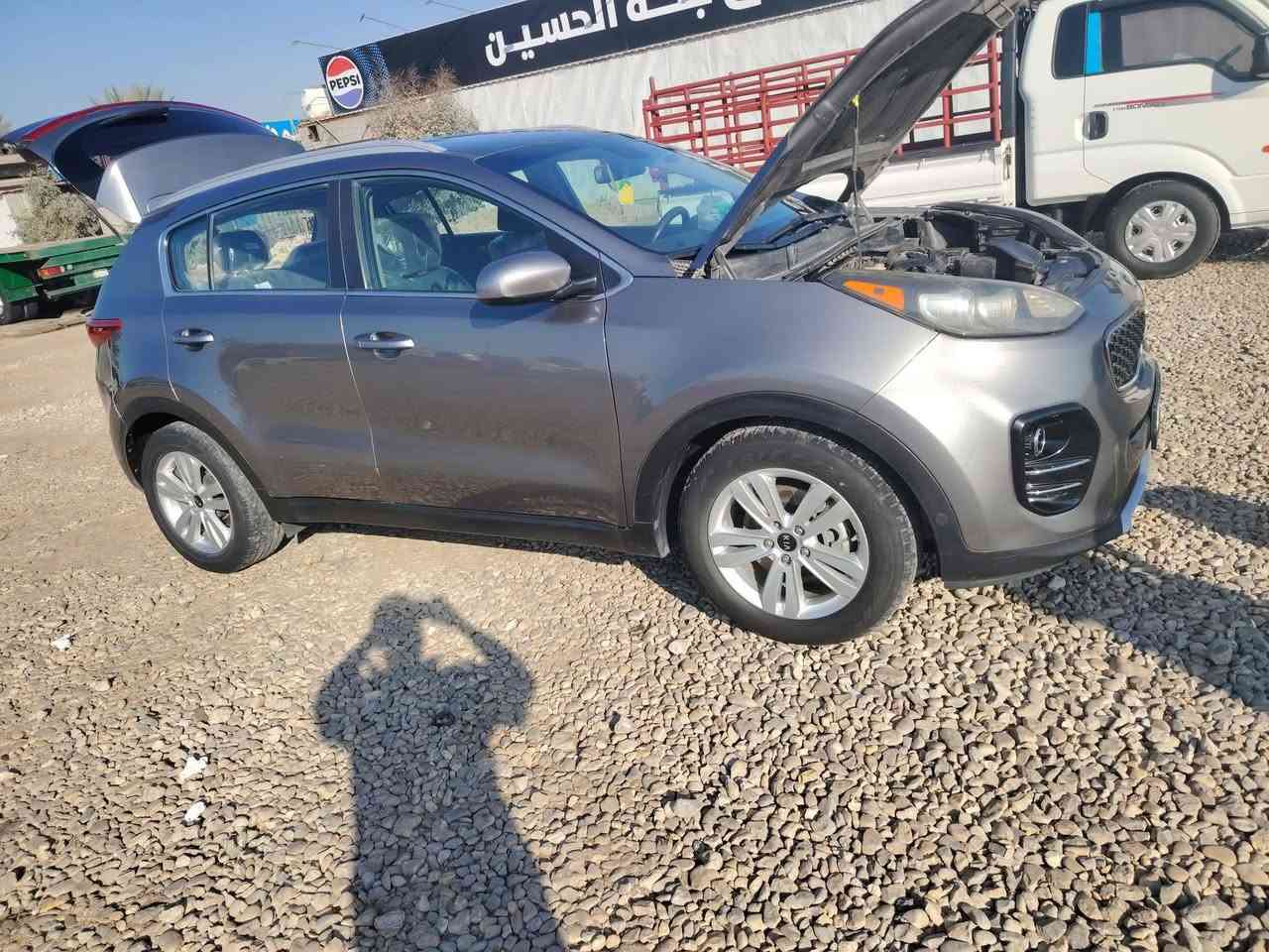 كيا سبورتج
موديل 2017
حادث جاملغ وبنيد قطعتين وشويه من الباب
ماشية 90 الف
***********
