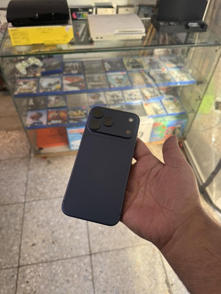 للبيع ايفون ١٧ برو ماكس Esim ذاكرة ٥١٢ بطارية ١٠٠٪؜  السعر مليون و٩٥٠ اتصال  ***********
