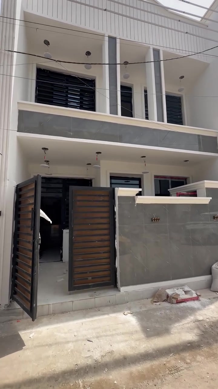 بيت 🏠 100م طابقين#للبيع
3غرف + ستقبال+مطبخ 
صاله + صحيات3 
سعر 120مليون 
تنازل شركة + قرار محكمه 
📍لبوعيثة_ مجمع العدل فرع ثالث 
للاستفسار ***********
