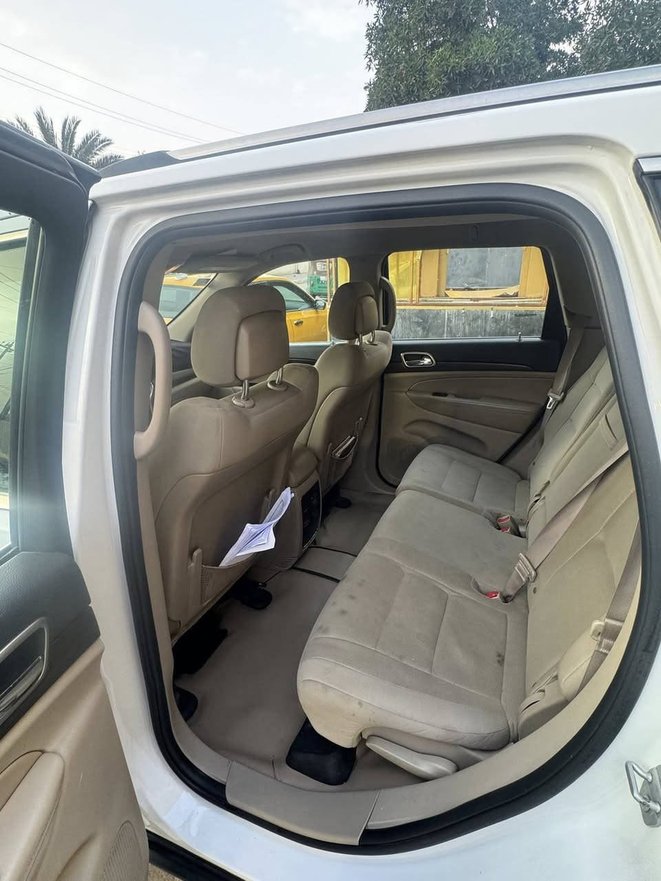 جيب موديل 16 وارد مريكي ضربته جنطه فقط حداديه جديده تايرات جدد رقم بغداد بسمي ماشيه 160 ‭0774 077 2377‬مكلف بالنشر السعر 230 وبيه مجال مكان سياره ميسان
