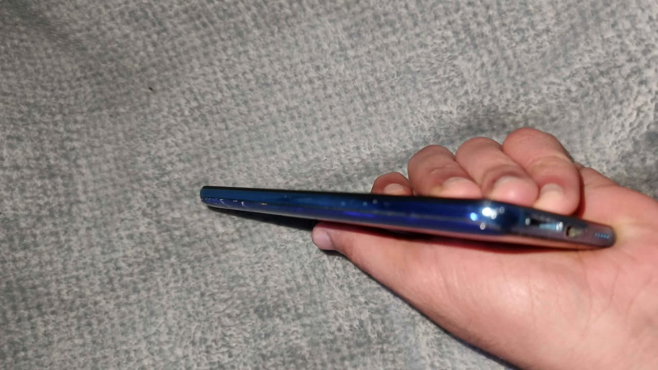 السلام عليكم موبايل شاومي ذاكرة 128 الموبايل نضيف بس هاي الضربة بي بالظهر الشاشة امولد والكاميرا مالتة تخبل بالتصوير المكان الناصرية ماكو توصيل للتواصل واتساب*********** او بالفيس ناصرية, ذي قار
