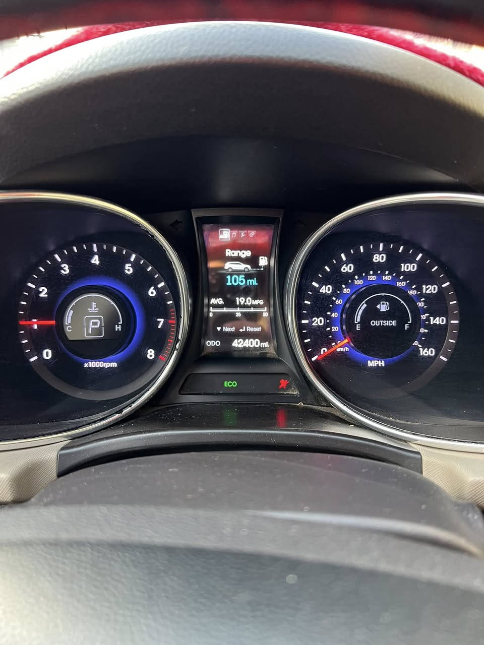 السلام عليكم 
سيارة هيونداي سنتافيا كراند موديل ٢٠١٥ رقم بغداد مكانها البياع  لون احمر دم الغزال بيها جاملغ وربع بنيد صبغ السيارة بدون ايرباك
فول مواصفات عدا البانوراما استخدام قليل السيارة ماشية ٤٢ ميل حقيقي 
محرك ٣.٦ 
٦ سلندر 
دفع رباعي AWD
٧ راكب 
كشنات كهربائية جلد وتدفئة
مانع انزلاق 
حساسات مري + حساسات جانبية + امامية + خلفية
الداخل بيجي ارضية مدوشمة 
تبريد ثلاثة قطع منفصل 
ثلاثة انظمة قيادة
‏Hill Assist (مساعدة صعود المرتفعات
كاميرا خلفية
جنطة كهرباء 
نظام ايكو 
رادار بالمري 
سعرها ١٥٥ 
للاستفسار اكثر اتصال ع الرقم *********** / ***********
