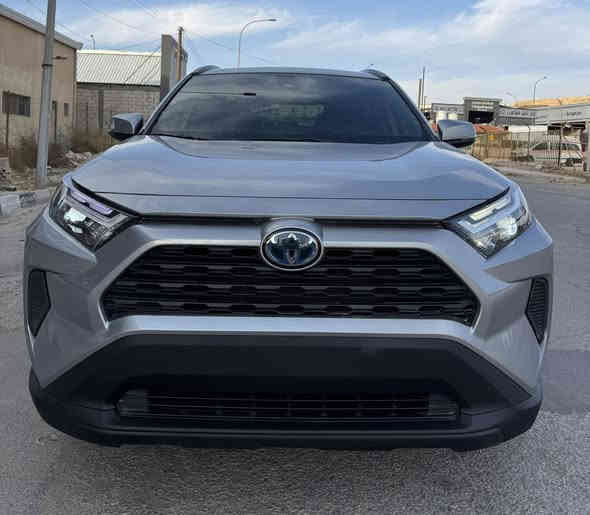 السلام عليكم تيوتا راف4 موديل 2024 
مكان سياره المنطقه الحره الاردن عمان
تدخل بسم المشتري مده الوصول 3 ايام
بعد الاتفاق مواصفات XLE بصمه رادارات 
ويل كب فور ويل شاشه وكامره وتحكمات 
حادث جانبي بجم كبس كله بلادي حتى دعاميه
تبديل باب وجاملغ بدون اي دواخل تصليح درجه اولى 
مكاني بغداد حي الخضراء سعر بعمان 240 
واصل بسمك $248 وبيه مجال ه ‭***********‬
