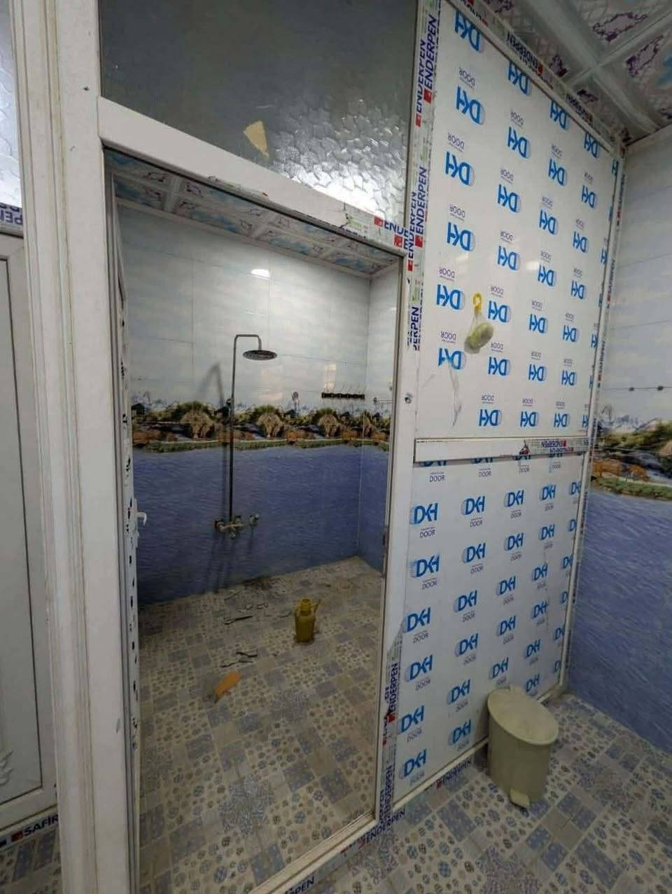 عروضنا اليوم 
دار للبيع بناء حديث سنه 2021
الموقع 🌍 حي الصحه 
 خلف  مارينا 
مساحه الدار 220م🏠
خدمات متوفره كامله 
محتويات الدار طابقين.....
🏠الطابق الأرضي الاول
صاله 
هول 
مطبخ 
غرفه نوم عدد 1 
مجمع صحيات 
🏠الطابق الثاني.....
غرفه نوم عدد 3
مجمع صحيات 
علما الدار فارغ تسليم مباشر 
غير مسكون 
اي استفسار او الاتصال على الارقام التاليه 📞 📱 📱 📱 📱 
***********
***********
