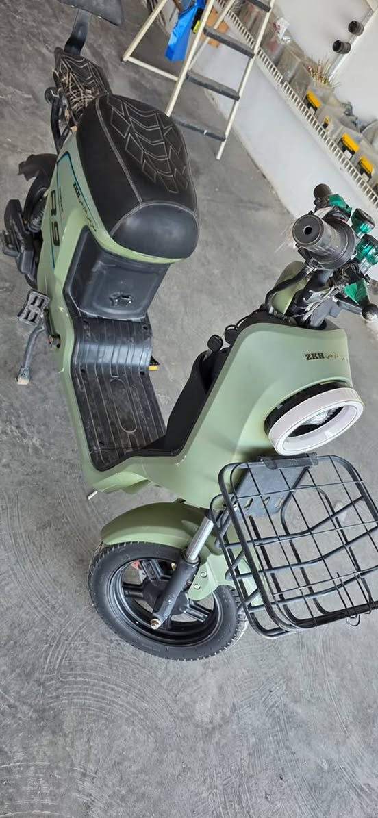 بلاش بلاش بلاش
بايسكل R9 شحن جديد #جديد
نقص فقط بطاريات
الحجم الكبير.. كفالة عامة من كلشي اي مشكلة ترجعلي

#السعر 300 الف فقط..

لون مميز الكشن جلد طبيعي مو صناعي دوشمة يدوي درجة اولى.. شوفة عينك البايسكل مال طالب من البيت للمدرسة فقط يعني ما متعوب كله نضيف وجديد. 

ماكو هيج سعر نهائيا تدور وتتعب وما تلگه..
الموقع / بابل _ طريق حله نجف قرب مزار الامام بكر بن علي (ع).
للاستفسار / ***********
يوجد #توصيل لكافة محافظات العراق.
