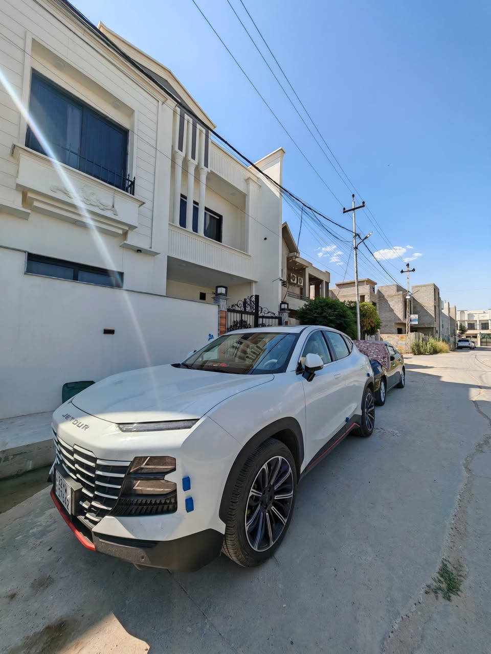 جيتور داشنك 2025 فئة اللكجري ✅

اعلى فئة في داشنك رقم اربيل 
كشنات تدفئة وتبريد 
بانوراما 
محرك 1600T اقتصادي ونورمال ورياضي 
كشنات جلد
سماعات  شركة SONY
رادار امامي مع توقف ذاتي 
حساس امامي وخلفي 
نقطة عمياء 
مري شفط عند القفل 
ترحيب جيتور وانارة محيطية 
دخول ذكي عند تقريب المفتاح 
شاشة كبيرة وتدعم ابل كار بلي واندرويد اوتو لاسلكي 
كامرة 540 
عدسات ليزر ذكي عند صعود ونزول 
السيارة خير من الله واستخدام يومي من دوام للبيت 
ماشية ( ((  8645 كم ))) 
شحن لاسلكي  وصندوق كهربائي وتحديد سرعة 
ومعروفة مواصفات اللكجري 
مكان سيارة  الموصل 
وبعدها بداخل الضمان وتبديل الدهن  مرة واحدة  بل شركة
سعر  ٢٧،٥٠٠،٠٠ مليون  دينار
السيارة مكفولة من  كل شي
رقم  الموبايل ***********

.
