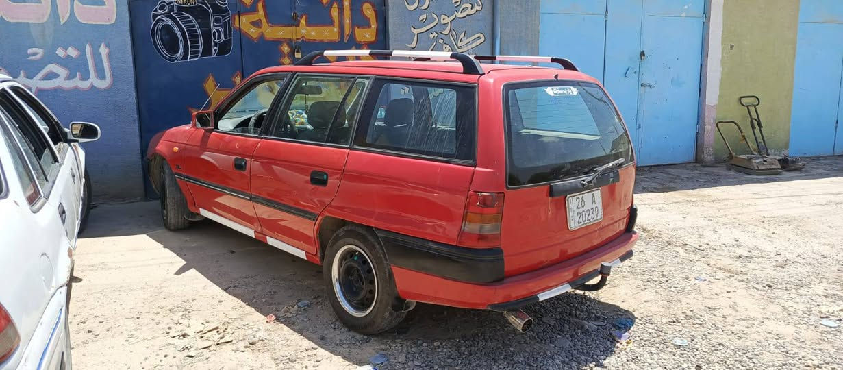 السلام عليكم للبيع اوبل استره فول نظيفه محرك 18 دوش المرغوب رقم دولي بسمي تحويل مباشر السعر 40 وبيه  مجال  ***********
