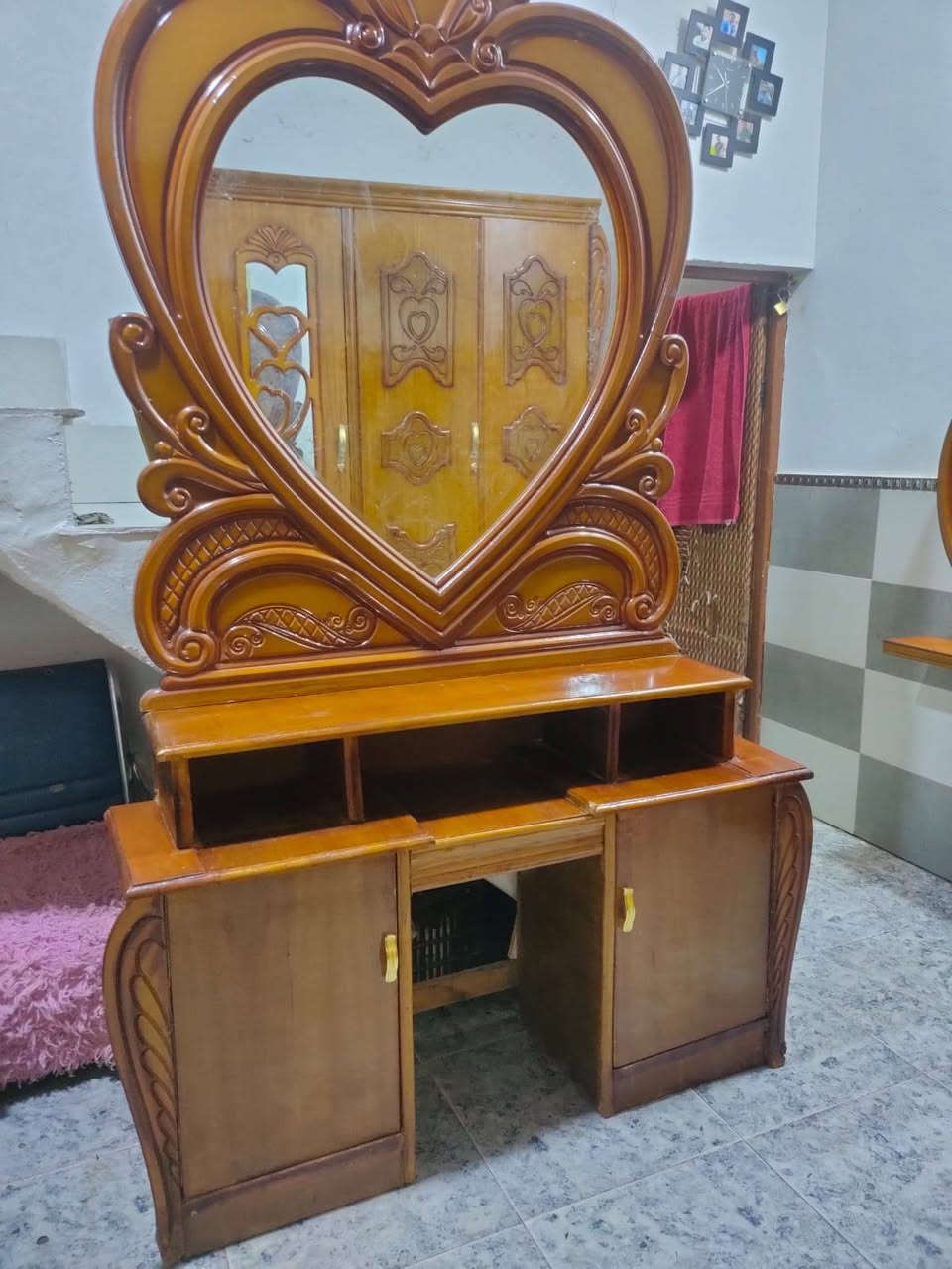 غرفه صاح للبيع حي لحرار خلف الاربع شوارع بصره 600 ***********
