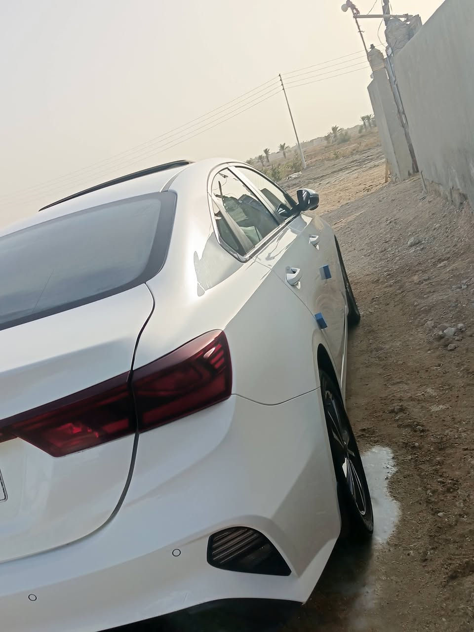 السلام عليكم 
لبيع سيراتو 2024 
محرك 2000 دوش 
فول موصفات
فتحه سقف
ويلكب 
مرايه شفط 
سياره جاهزه لخير 
رقم تصال *********** لستفسار
