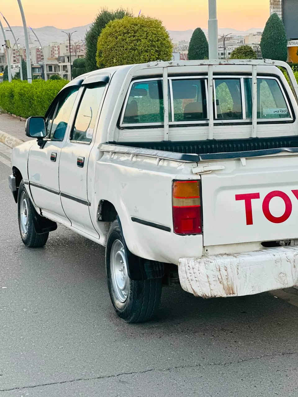 سەرەتا بەناوی خوا
پیکاب توێتا یابانی 

مۆدێل ١٩٩٣

مەکینە ٣w 

گێڕو مەکینە هەموو گیانی بە شەرت بێمەسرەف 

تەقەو ڕەقە بە شەرت 

ئاڕم پلاستیکی سلێمانی عەسڵی 

چوار تایەی تازەو لۆکی لە سەرە

لەسەر ساخی کامل بۆیاخ دەعمو لێدراوی وەرگەڕان بە شەرت 

نرخ 39 گەڵا معامەلە 

ڕەقەم تەلە فون ***********
