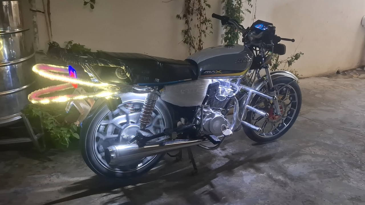 يا الله ٢٤ سيفان مكينه شرط اخت الزيرو للبيع  نضافه شوفت عينك مكاني جسر خرنابات رقمي ***********
