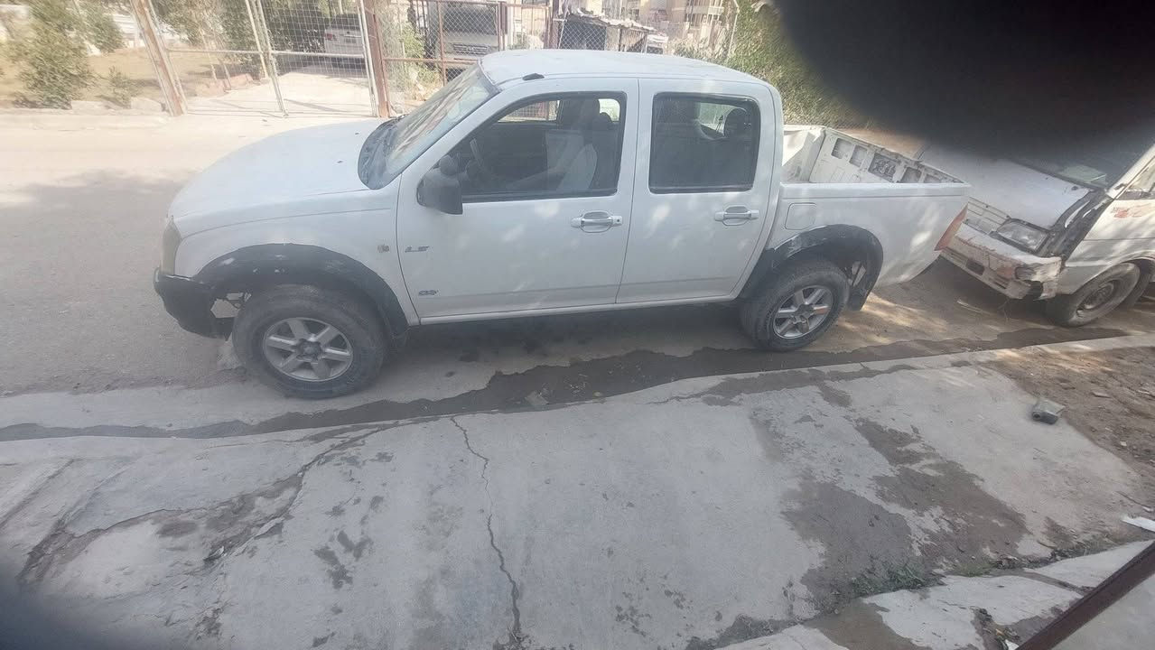 لوف   ٢٠٠٥ كير مكينه شاصي مكفول 

مال مزاد قرصها واصل للمرور سعر   ٢٠ 

مكاني بغداد الشعب     ***********

الشراي يتصل
