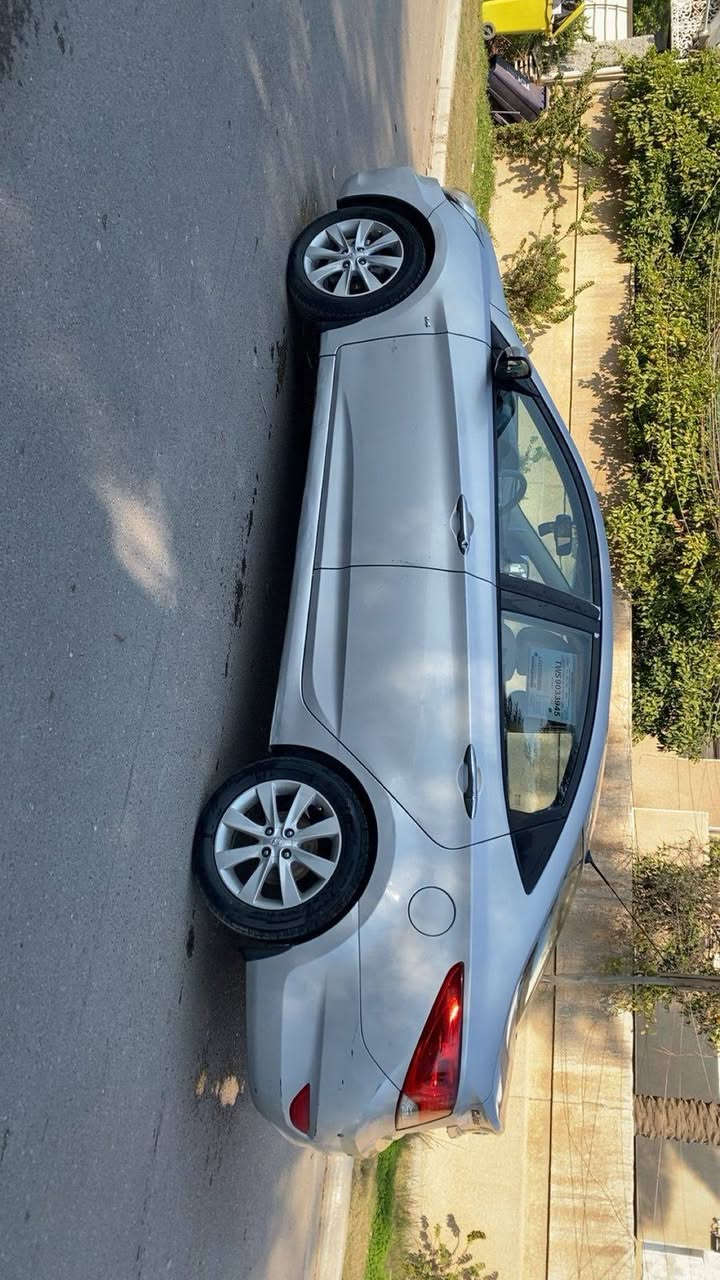 السلام عليكم اكسنت موديل 2013   خليجي حجم المحرك 1600 دوش سياره كفاله عامه كير محرك تبريد حداديه تاخم تأير
بدون صبغ كفاله رقم بغداد بكان سياره بغداد الكرخ حي حطين 
سعر  95  وبيها مجال *********** ,تصال
