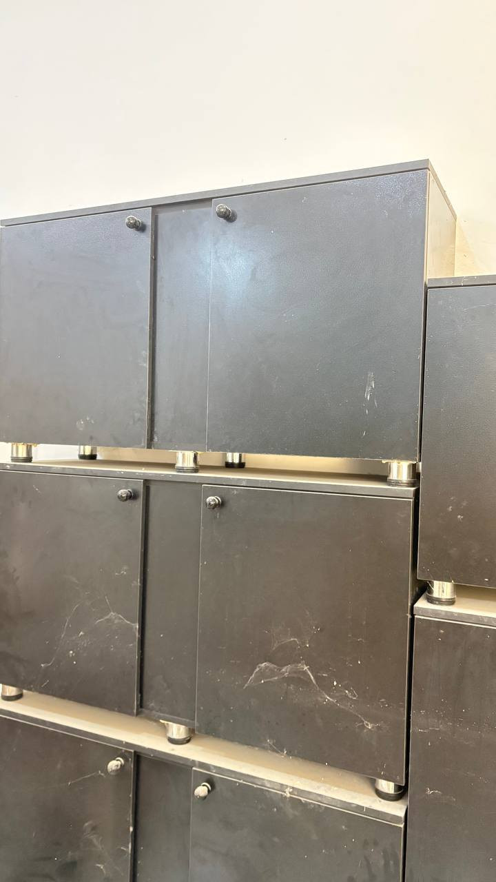 السلام عليكم
اغراض للبيع سعر مناسب جداا ومستعجل 
عارضات اثنين
ميز شاشة بي خزن عدد ٥
كاشير عدد اثنين
الشراي يجي خاص او اتصال عل رقم
***********
