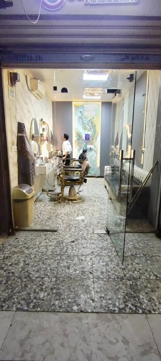 السلام عليكم
بخصوص المحل مو للإيجار
بس الأغراض للبيع كلهن بيعه وحده
رايدهن ب مليونين وبيهن مجال بسيط

للإستفسار
***********
