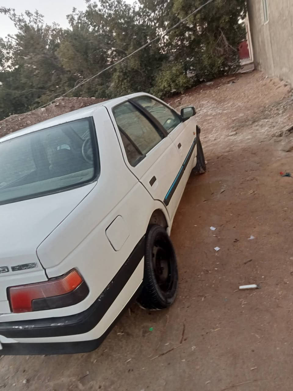 بجيو 405. مديل 9رقم نجف راعيها بنجف
سنويه صاقه م̷ـــِْن 19
كير ومكينه بلكارتون
حداديه 60%
تخم تاير تخم ويل
صبغ حزام بدون ضربه وتبدلي. جماليه
مكانها كوفه شارع معمل قرب معمل سمنت***********
سعرها قفل ب22قفل
