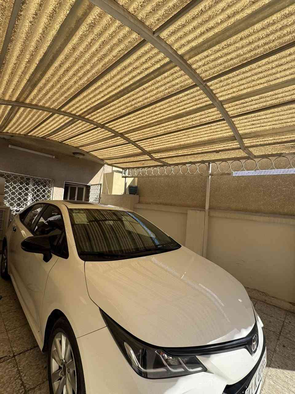 السلام عليكم كورلا هايبرد للبيع موديل 2024 السياره بيها بارد باب وجاملغ رقم بغداد باسمي نضيفه ماشيه 26 الف المكان بغداد 
الرقم ***********
