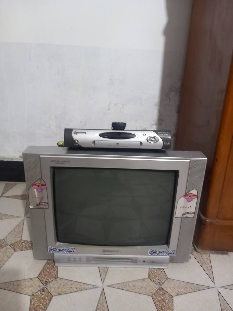 تلفزيون صورته واضح نضيف وعلى فحص للبيع


**إذا كنت صاحب هذا الإعلان وتريد حذفه لأي سبب، رجاءا أرسل رسالة إلى الدعم الفني**