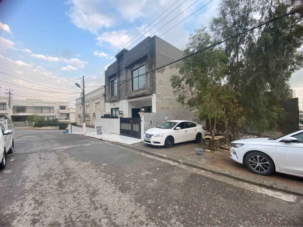 هەولێری نوێ ١٠٠مەتر زەوی چوارگۆشە بەفرۆشتن
.
اربيل جديد ١٠٠متر قطعة ارض مربع روكن للبيع
.
.***********واتساب.
***********.
اري طاهر.
عقارات مەلەك تاج اربيل
.
‏‪#Ari_tahir‬ #اري_طاهر #ملك_تاج_اربيل #مەلەک_تاج_ئەربیل #Malak_Taj_Erbil #Erbil أربيل, العراق
