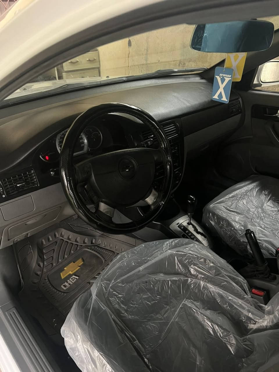 اوبترا للبيع٢٠١٢ الون ابيض استلام الشركة السيارة خير من الله صدر امامي خلفي جديد تخم تايرات كير محرك خير من الله ماشية ١٥٠ حقيقي رقم دولي باسمي بيه صبغ قليل السعر ٧٨ 
مكانها بغداد التاجيات ***********
