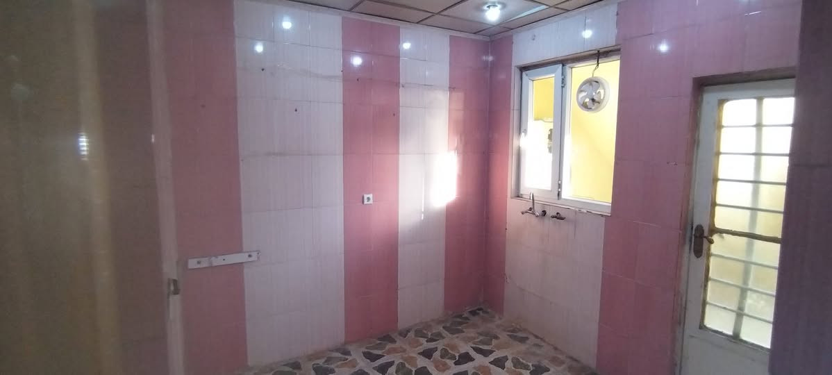 دار للايجار في حي البكر على شارع 20 قرب اسواق البكر وجامع الشهيد مجول  يحتوي على استقبال وهول مفتوح
وغرفه نوم ومطبخ ومشتملات
للاستفسار الاتصال على الرقم ***********
