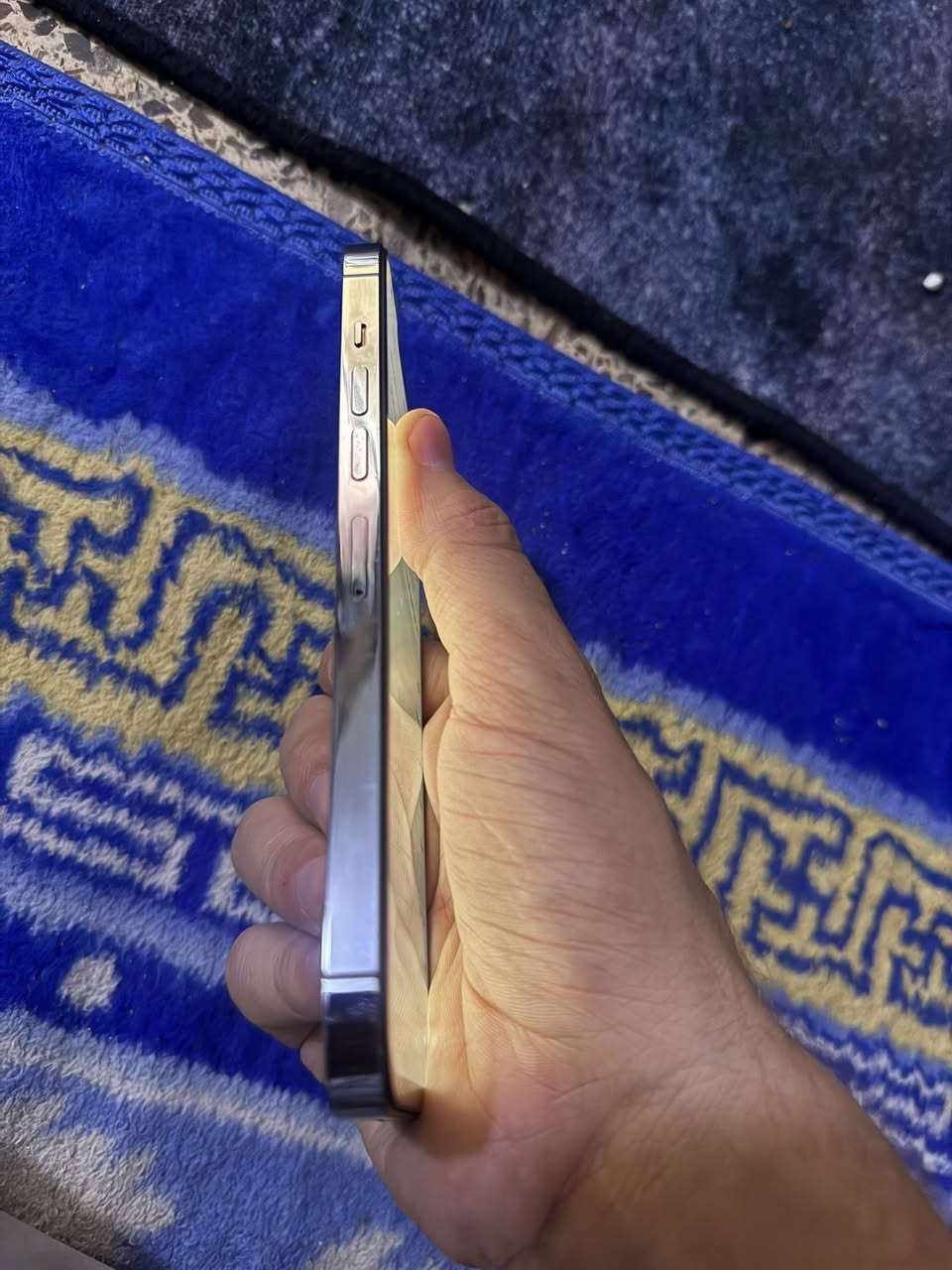 ايفون 13 برو ماكس لون بحري ذاكره 256  بطاريه83
لون بحري جهاز نضيف  كله شغال   ضهره شوي بي فطر
 السعر 475 بي مجال مكاني بغداد ‭0773 309 5596‬
