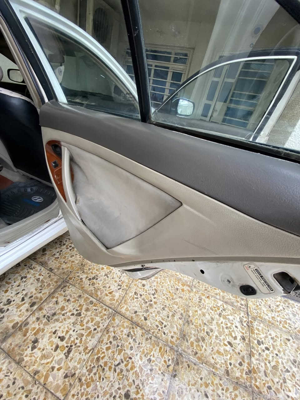 السلام عليكم
كامري خليجي 2007 سيارة جاهزة 

كير. محرك  تبريد مكفولات تخم
تايرات جديد . صدر امامي وخلفي سليم 
 سيارة مال بيت وبحالة جبدة 
 مصبوغة حزام حادثة جاملغ خلفي ايمن فقط  وجاملغ امامي ايمن بي طخة بسيطة اربع اصابع 
السيارة بجم امامي وخلفي كبس بدون  اي دواخل 
مكان السيارة بغداد 
رقمها بابل 
 
السعر 80$ وبيها مجال بسيط 

***********
