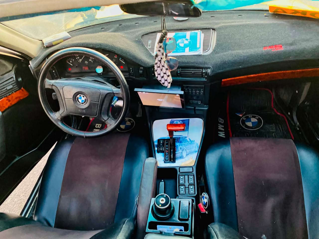 بي ام 525i موديل 1992
كير اوتماتيك مكينه كبس عدل شرط 

تاير جديد

تشغيل بصمه وتشغيل عن بعد

جمات كهرب  لايت زينون  

طخم جديد 

دعاميات m 

وياله m  17

مكان السياره موصل 

للاستفسار اتصل على هاذه الرقم

***********
