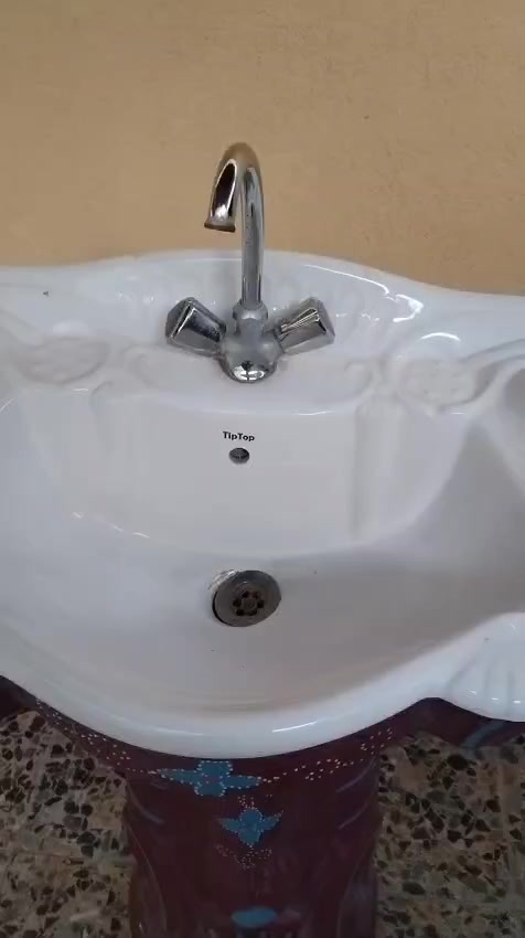 سلام عليكم مغسله جديده مابيه اي شي لا فطر ولا هاي سعره ٤٠ مكان الحسنيه الراشديه رقم ***********
