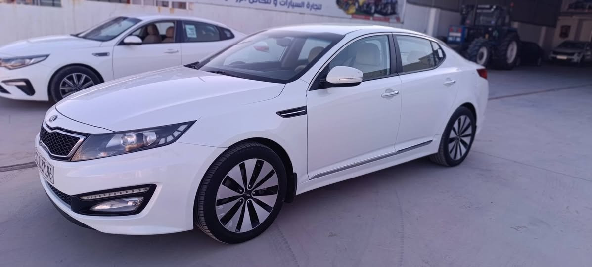 السلام عليكم للبيع كيا اوبتيما 2013 جديده جدآ
مكينه 2400
بصمة ابواب وتشغيل 
كشنات جلد
شفتات ستيرن فول تحكم+ حكايه
تبريد بيانو مناخين وقطعتين
ويل كل 18 مع تخم تاير جديد
لد نهاري بك لايت لد
كامرة خلفيه 
داخل صاج
مراية الداخليه عاكسه 
منظومة زنون عالي ناصي 
ماشيه 150 الف 
سياره جديده حيل مال جناي صدر خلفي امامي موبز شركه مكلف فوك لمليون ترايها جيد جدآ مكينه كير خير من الله تبريد ثلج 
مكانها واسط قضاء الزبيدية 
***********
***********
