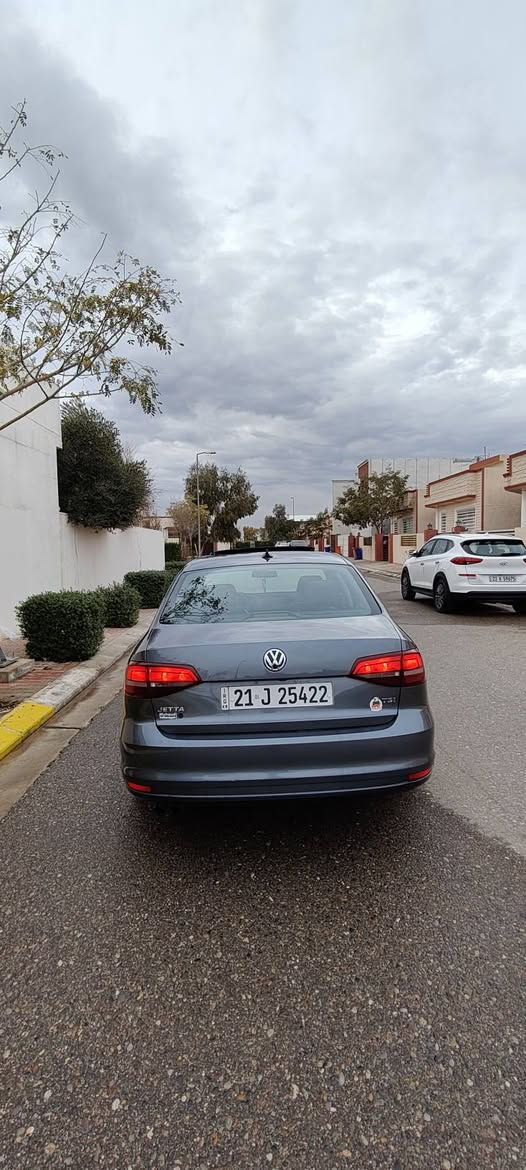 جيتا   JETTA
موديل 2017

وارد 

مواصفات 

*محرك 18. Turbo
* سلايت
بصمة
حساس امامي
كشن جلد

*لايت زينون 
*نظام سماعات مضخم 
*شاشة بلادي 
*تحكم ستيرن جهتين
كير + محرك + شواصي كله بشرط 
ضرر سيارة بونيد بدون دواخل
سيارة جاهز بدون اي نقص
سنوية جديد
 دفتر بنزين 

مكانه بكركوك 

سعر 127$ بيه مجال 

للأستفسار ( ***********
