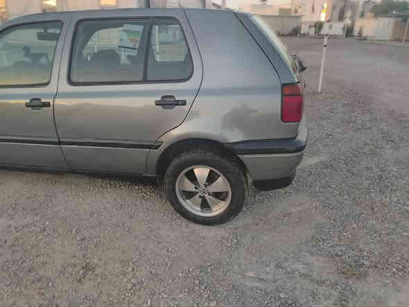 من رخصه المدير عندي كولف مديل ٩٢ اتوماتيك محرك ٢٠٠٠ تبريد شغال صدر نضيف داخلها كلش نضيف محرك قبل شهر شاده جديد هزه جديده سنويه بسمي السعر ٤٨ وبيها مجال قليل لاستفسار اتصل على الرقم *********** مكاني بغداد كاظميه
