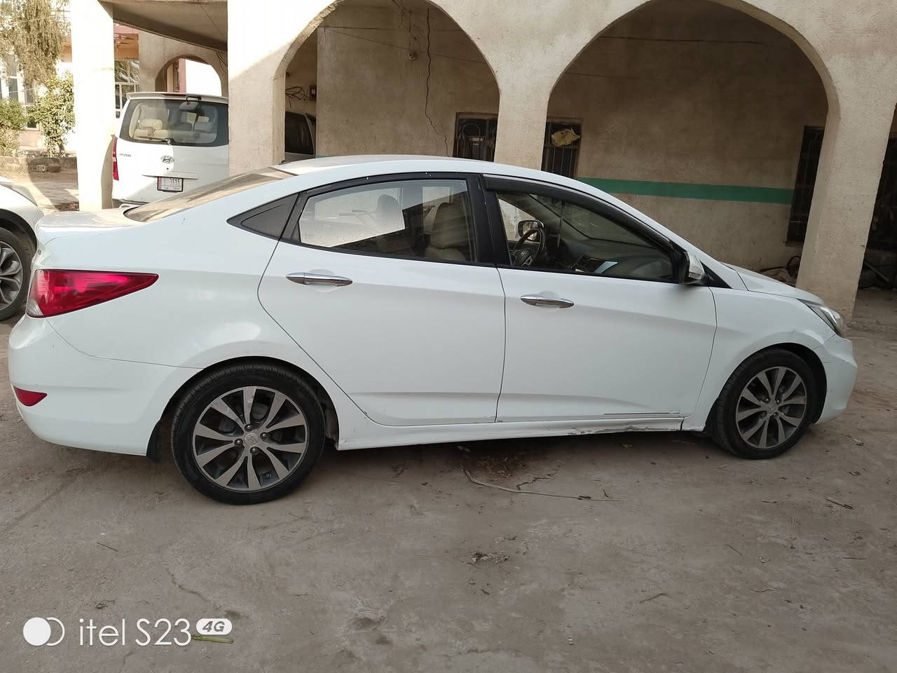 السلام عليكم سيارة اكسنت موديل 2014 سياره كلش جديده مكينه 1600 كير ومكينه برغي مامفتوح منهن كفاله عامه ماعدا أمامكم واضحات بالسونار تبريد وتدفئه شغال سنويه لل28 العنوان بابل ابي غرق السعر 108 
***********
