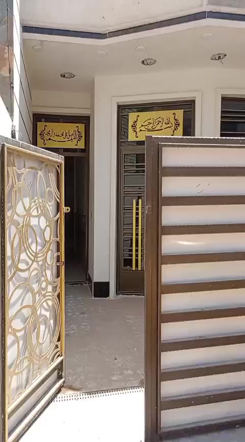 بيت للايجار
اربع شوارع قرب حسينية شاكر الساعدي
مطلوب عائلة صغيرة 
بناء حديث وجديد غير مسكون 
مساحته 100 متر طابق واحد 
( اجاره 400 الف) 
*********** 
ابو علي الركابي
