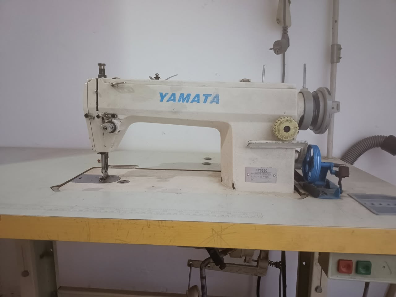 السلام عليكم مكينه للبيع نظيفه كلش استعمال ننظيف مكاني الزعفرانية السعر 200 ألف وبيه مجال حك الجيه ***********
