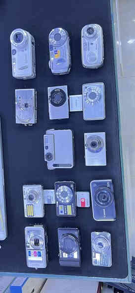 فرۆشتنی خێرا
هەمووی پێکەوە بۆ فرۆشتن 
نرخ ٣٠٠ هەزار
***********
