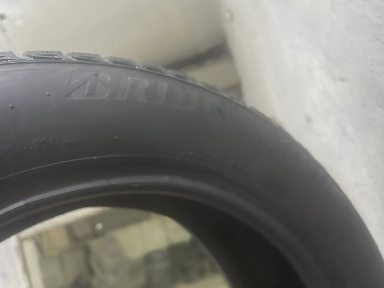 تخم بريدجستون قياس 16/55/205 تخم لوك نظافه ليونه لا ركعه ولا فتيله ضمان الشد والفحص ضمان شهر سعر التخم كامل مع الشد والبلنص 85 الف 
مجمع المصطفى المشتل شارع المدارس قرب التمونيه
***********
