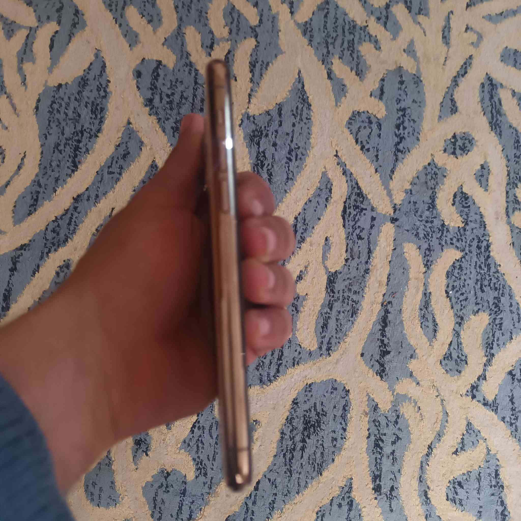 السلام عليكم للبيع ايفون ١١ برو  مفتوح تخطي كامره شاشه كلشي جاهز عنوان بغداد السعر ١٢٥ بلاش  ***********هاذا بي واتساب و***********
