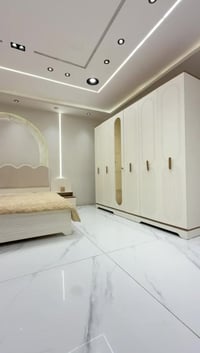 *   *كانتري* نفرين  7قطع  كنتور 6ابواب   سرير عدد 1 كومدي عدد 2 ميز تو...