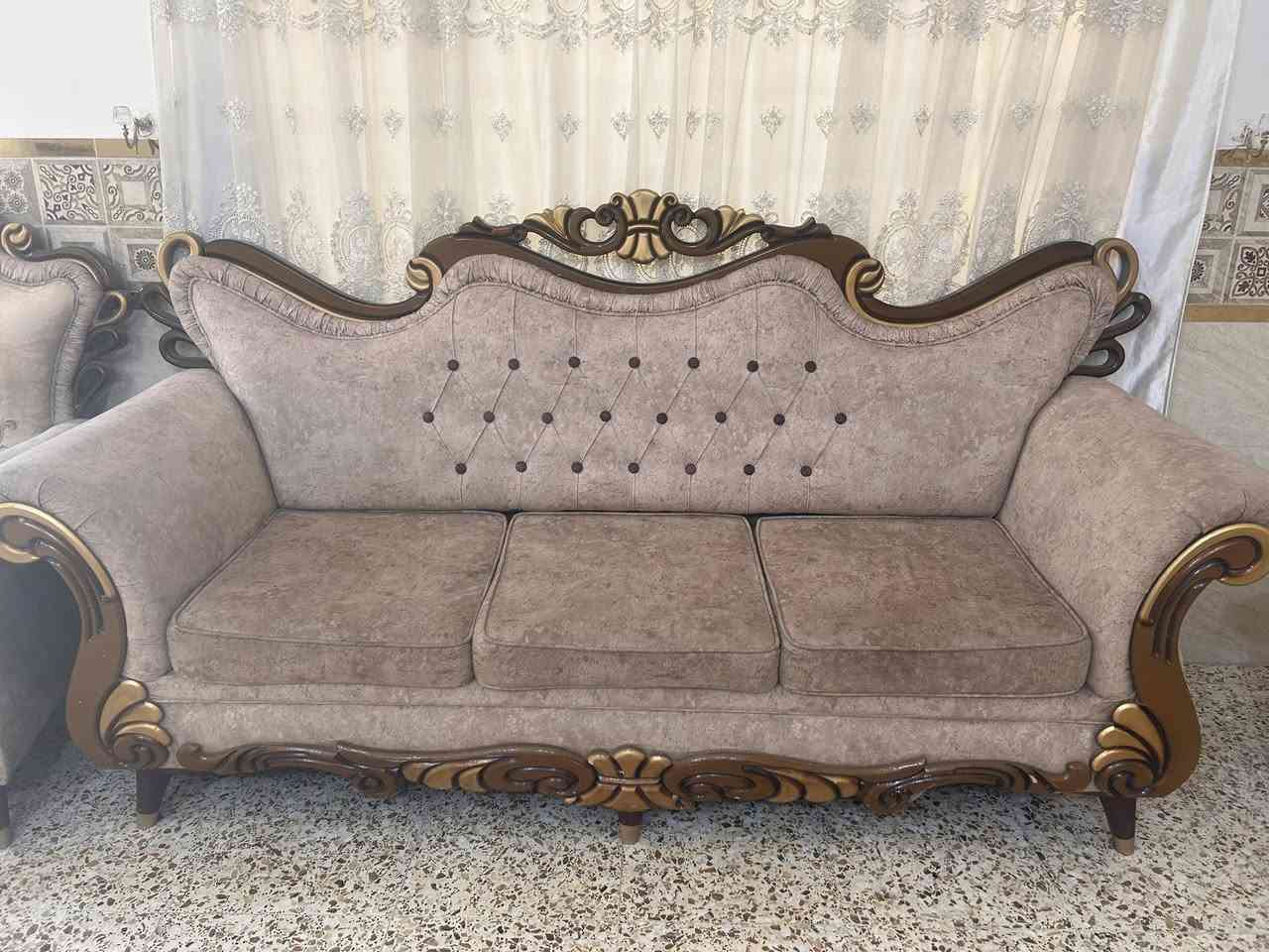 تخم 8مقاعد سعره 400الف
مكان شهداء البياع ***********
