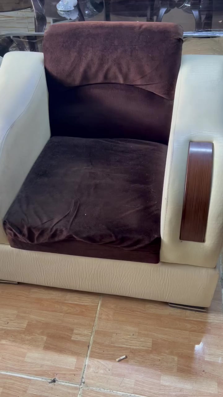 عرض خاص 225 تخم 10 مقاعد فتح الحاويه اليوم الساعه 3 العصر تاريخ 31/3  للحجز والاستفسار على الرقم ***********
