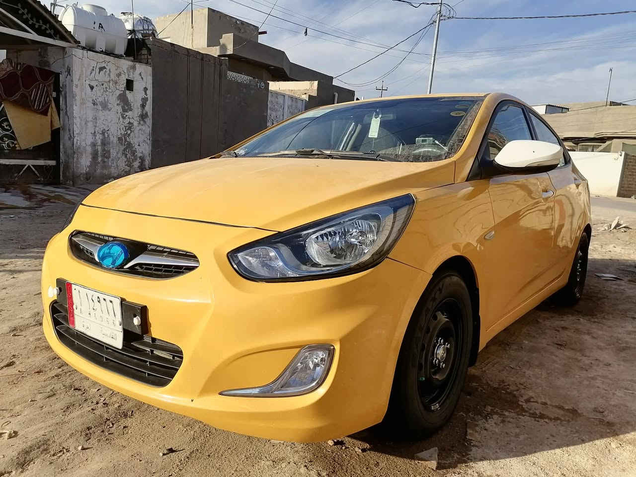 سلام عليكم اكسنت للبيع ٢٠١٢ مكفوله من تبديل وضربه مكينه ١٦٠٠ كير عادي رقم قادسية مصفر هيه وغرامات راعيه يريد مداور تخم تاير حداديه تبريد شغال السعر 76 مكان ديوانية  الدغاره رقم هاتف ***********
