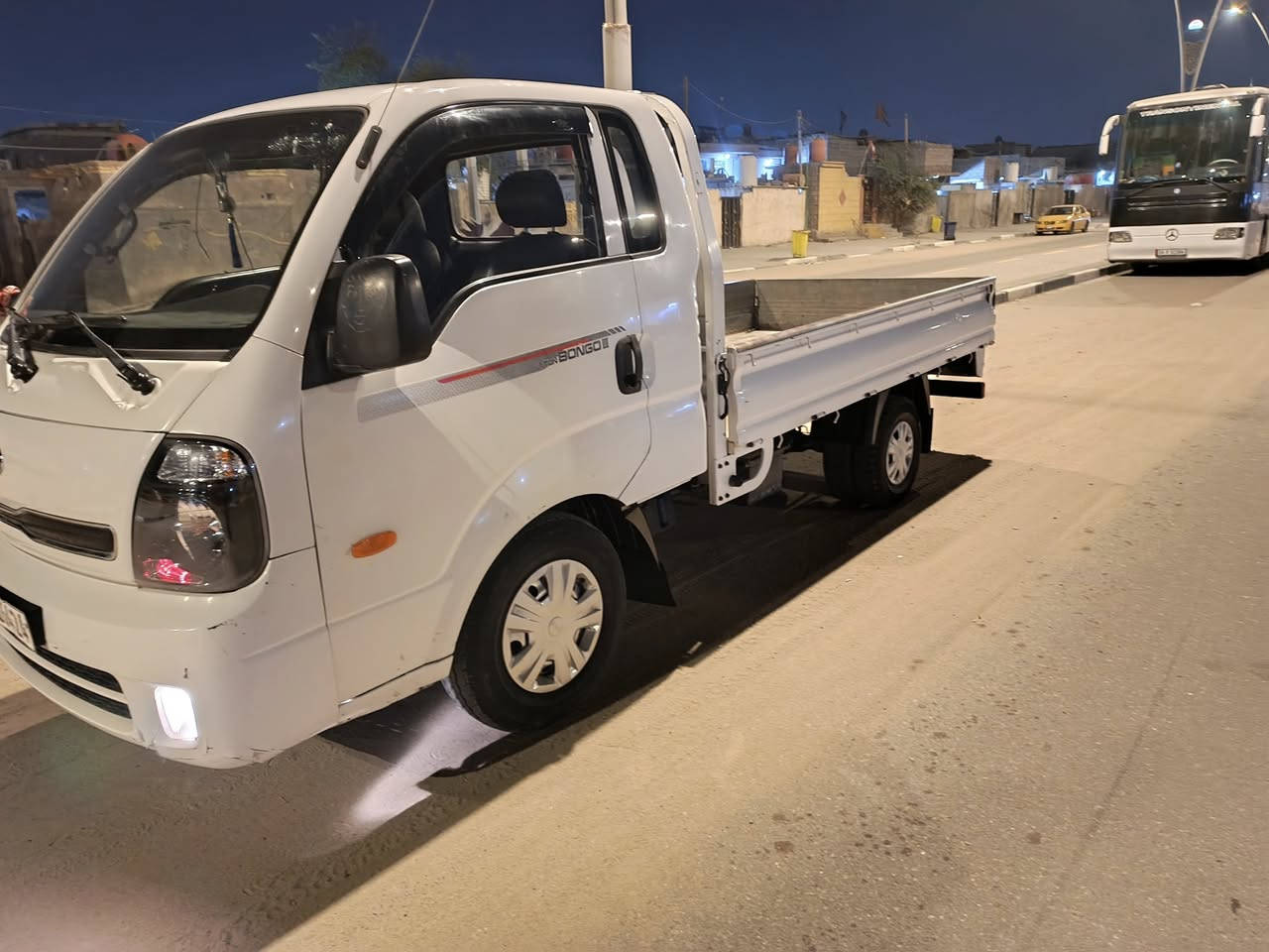 السلام عليكم سياره بنكو مديل 18 اصل مكينه دبلو جاف متوم رقم شمالي بيه حصت كاز اي محافضه تفول سنويه تنتهي 30 مكينه خير من الله تخم تاير جديد حداديه جديده باتري توني شادله مكان بصره سعر 62 وبيه مجال شي قليل استفستار عله هاذ رقم ***********
