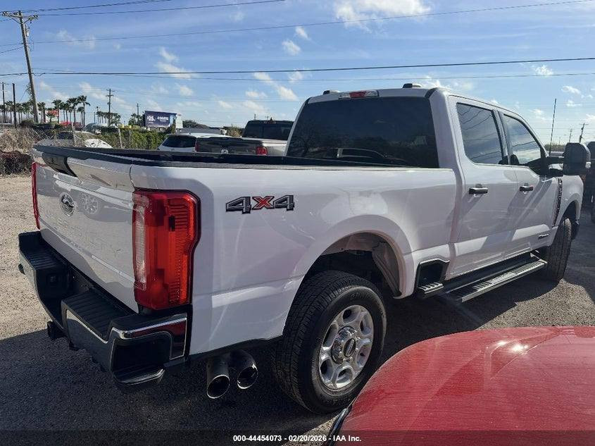 2025 FORD F-250 XLT
اللون/ابيض
/عداد المسافة 15,852 mi
المحرك  6.7L V-8  
القيادة :تعمل وتسير
 المفتاح  :  موجود 
الحادث : كما موضح في الصور
تاريخ المزاد :17/2/2025الساعة 4:30م
شراء و شحن السيارات من  المزادات الامريكية و الكندية الى العراق و الاردن و الامارات بأنسب الاسعار و اسرع الاوقات  كما توفر لكم الشركة في مقرها بالاردن صيانة السيارات باسعار مناسبة  ثم شحنها وتخليصها  الى كافة المحافظات االعراقية وكردستان  ومع ضمان لكم سرعة الانجاز بالطرق  القانونية وبناقلات عراقية كما توفر لكم الشركة خدمة بيع سياراتكم في معرضها الكاىن بالزرقاء بالمنطقة الحرة لمن يرغب  بدلك لمزيد من المعلومات يرجى زيارة مكتبنا الكائن في بغداد -صليخ_شارع ل٦٠٠/شارع التفاحه / (مكتب الرحمن )  او الاتصال على الرقم 
 ***********
ومقرنا بالاردن -المنطقة الزرقاء المنطقة الحره/شارع ١٧ (شركة قمر المدينه)
عمان: 009647708710458

