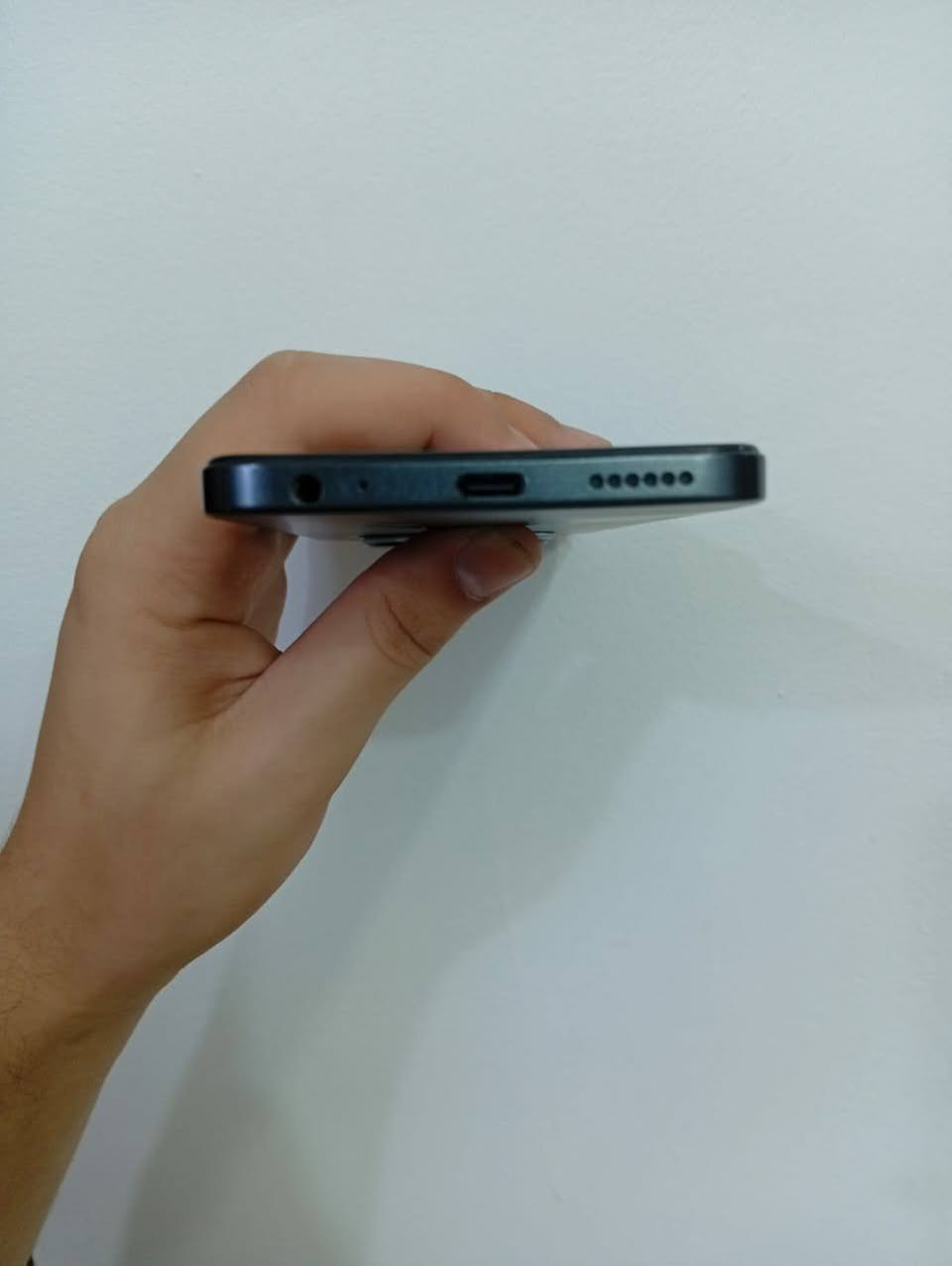 موبايل للبيع تكنو سبارك30
الذاكرة256 
الرام16
البطارية5000
الكاميرا50MP
120Hz
دبل شريحة 
مستخدم قليل زلغ مابي 
مع الملحقات 
السعر225 بي مجال 
واتساب: ***********
