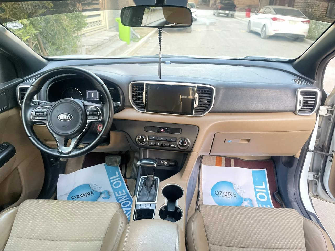 السلام عليكم  كيا سبورتج مديل 2017 . خليجي ماشية 115 الف رقم مميز دولي جديد اربيل مواصفات  محرك ٢٠٠٠ دوش  شاشة  كامرة دوارة تحكم ستيرن تبريد قطعتين هند ابريك بل رجل اشارة بل مري وشفط المري شاشة اعطال  ثلاثة انضمة قيادة  داخل  عسلي  كشاف امامي وخلفي سويجات شركه عدد2ويل كب 19 حساس امامي وخلفي زراك لايت بوضع الشركه حداديه فقط طخة دراجة من الجهة اليمنى موضحة بالصور
مكاني بغداد الغزالية السعر 178 وبيها مجال حك الجيه 
***********
