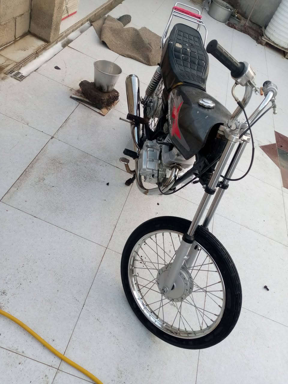 سلام عليكم دراجه لبيع لمكان لمجبس
ب 450وبيها مجال قليل هاذا رقمي ***********
